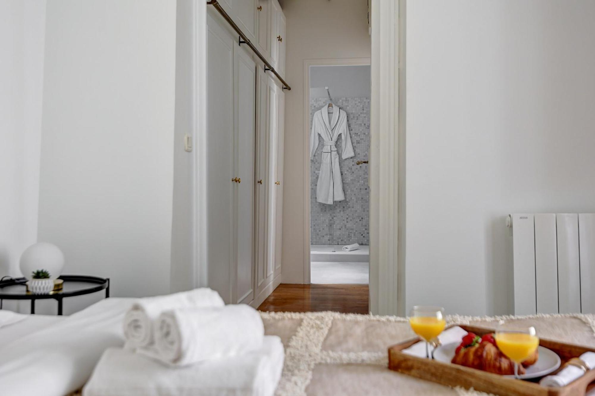 Champs-Elysees - 2Br With Balcony - Cityapartmentstay Paris Eksteriør billede