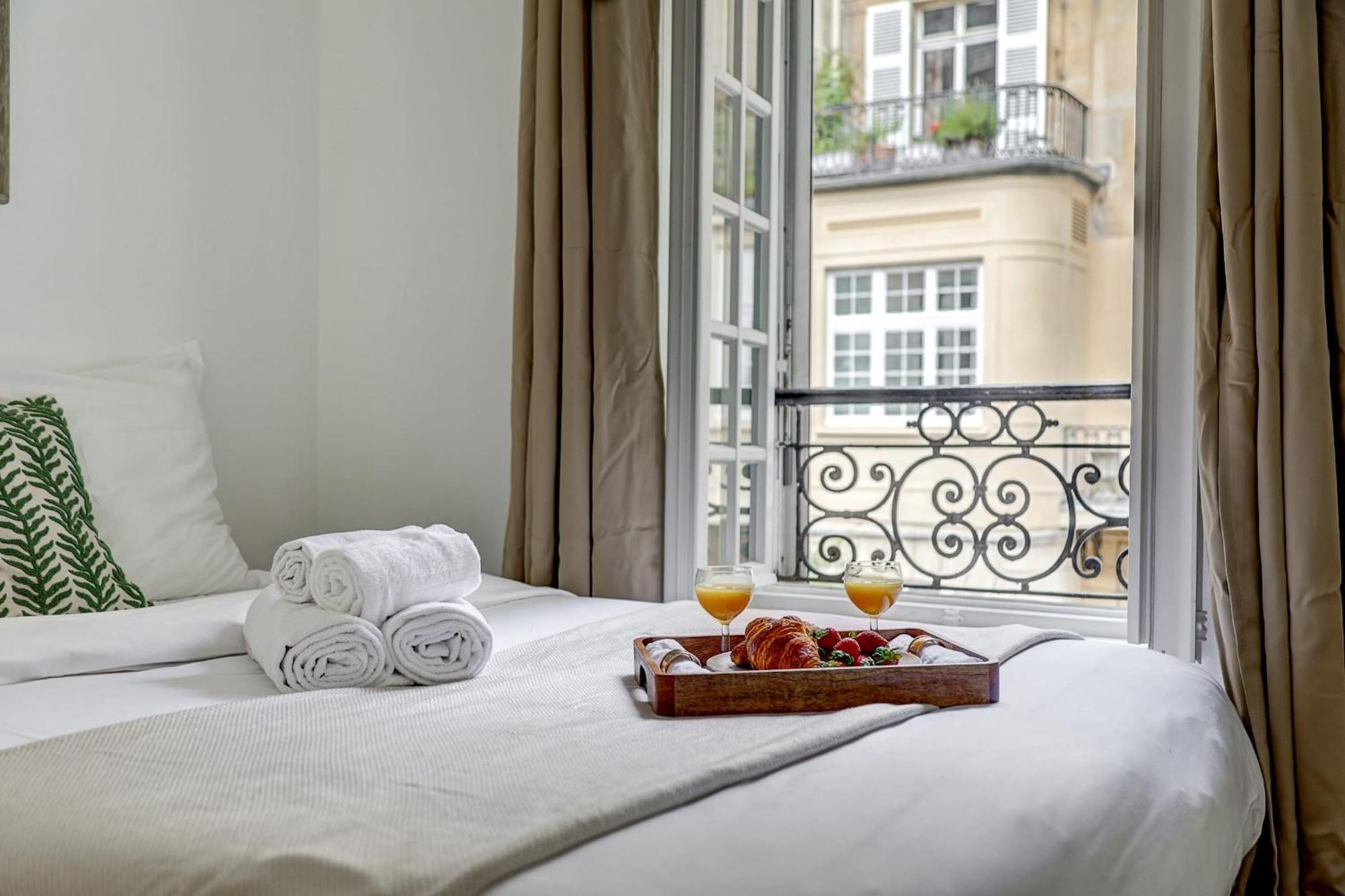 Champs-Elysees - 2Br With Balcony - Cityapartmentstay Paris Eksteriør billede